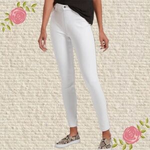 NWOT HUE Ultra Soft Denim Legging